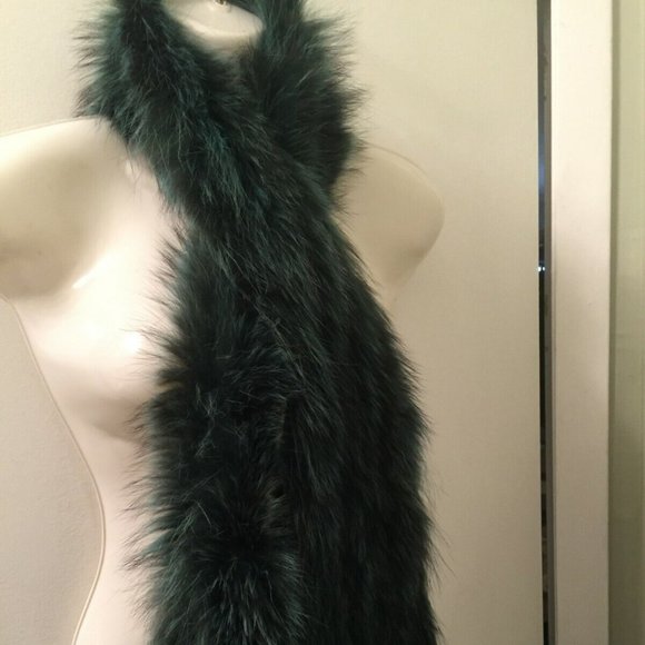 ADRIENNE LANDAU NWOT LONG GREEN BLACK RACCOON FUR SCARF